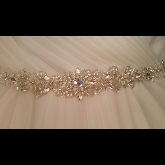 Maggie Sottero Wedding Dress - Picture 4 of 5